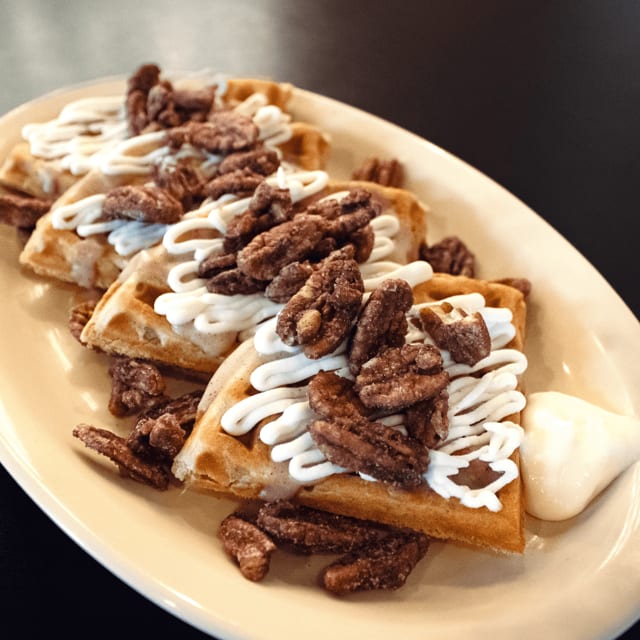 Cinnamon Rolly.
